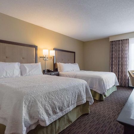 Hampton Inn Meridian Bagian luar foto