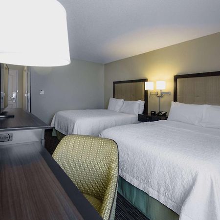 Hampton Inn Meridian Bagian luar foto