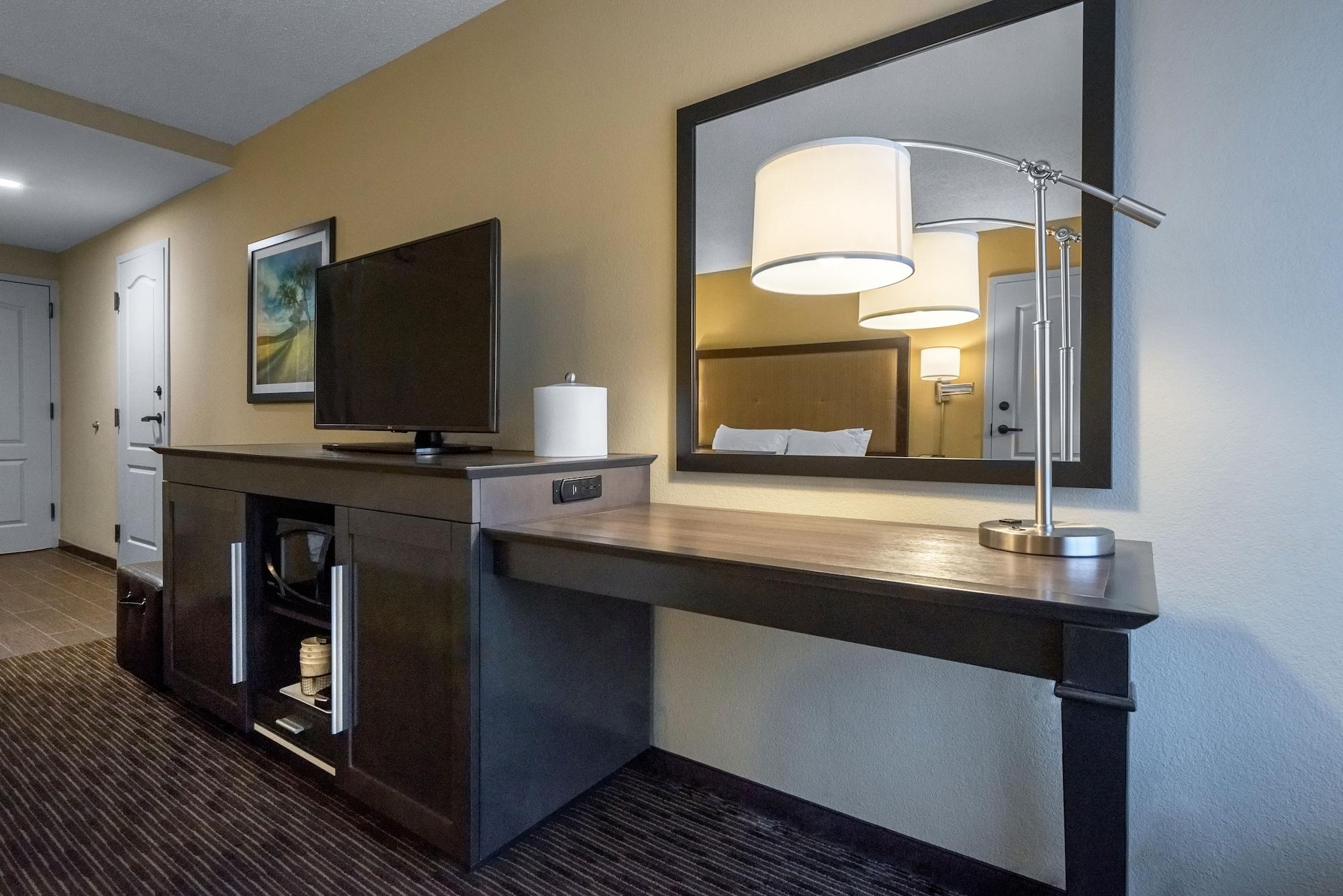 Hampton Inn Meridian Bagian luar foto