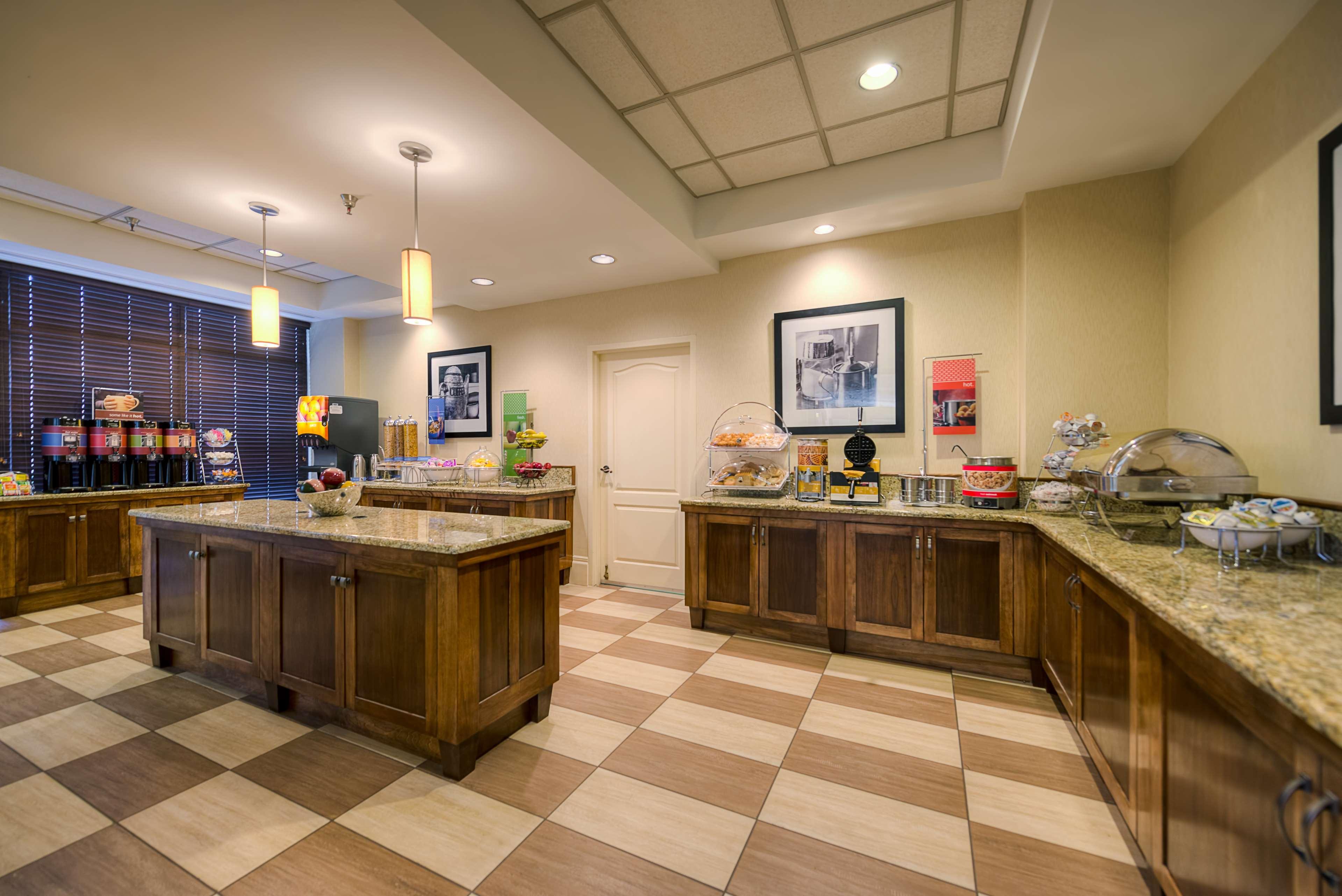 Hampton Inn Meridian Bagian luar foto