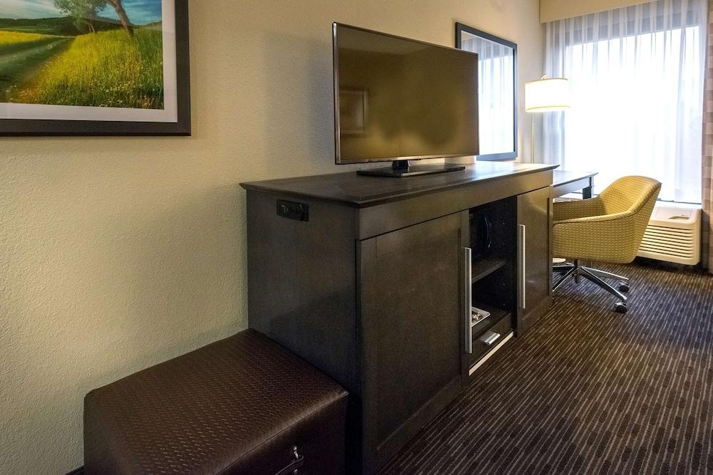 Hampton Inn Meridian Bagian luar foto