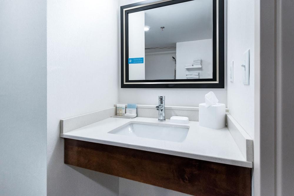 Hampton Inn Meridian Bagian luar foto