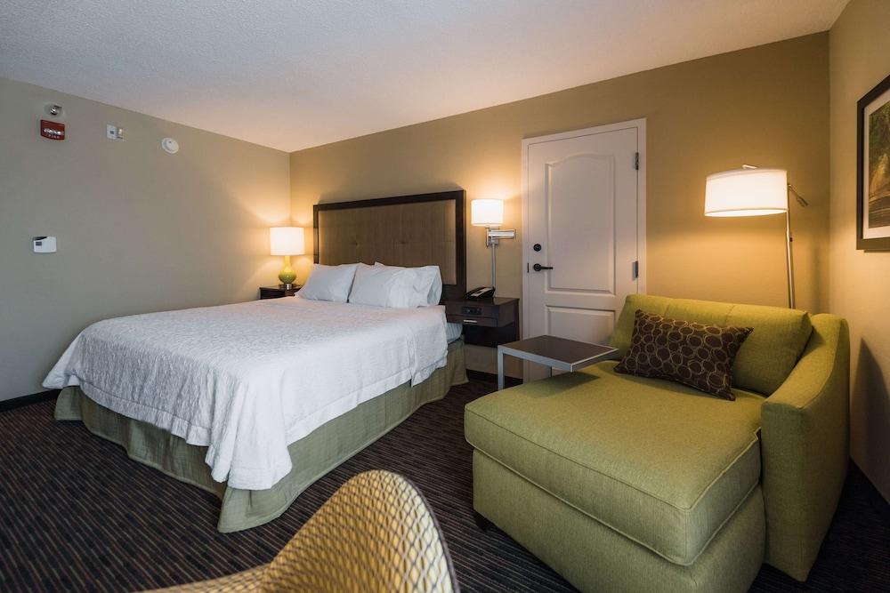 Hampton Inn Meridian Bagian luar foto