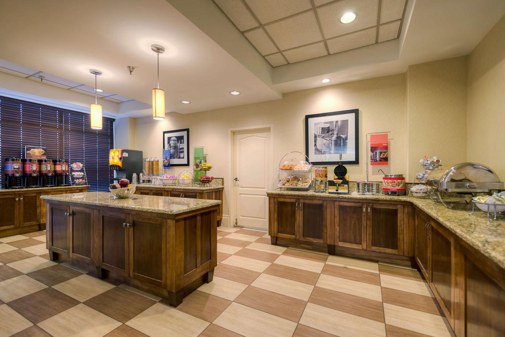Hampton Inn Meridian Bagian luar foto