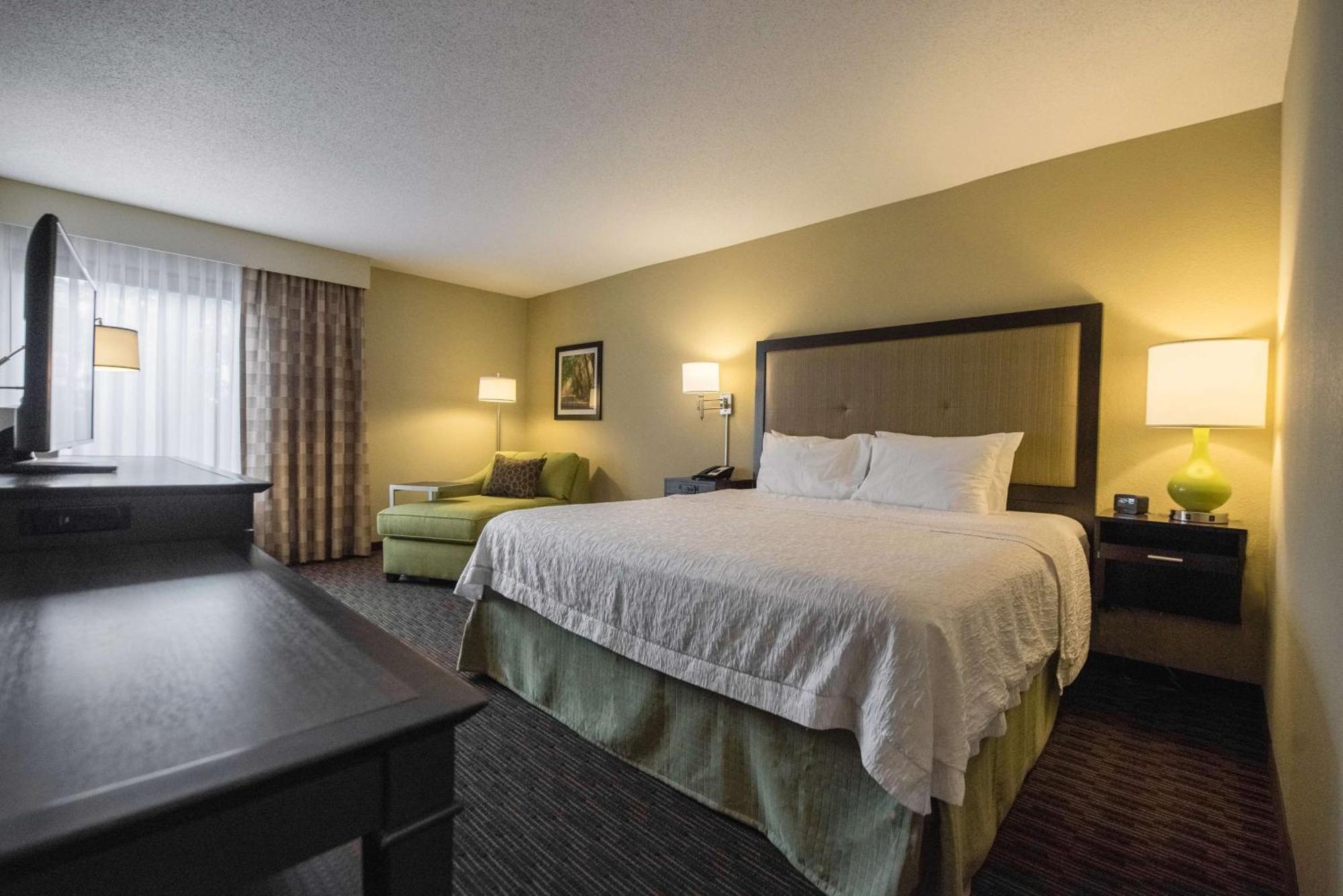 Hampton Inn Meridian Bagian luar foto
