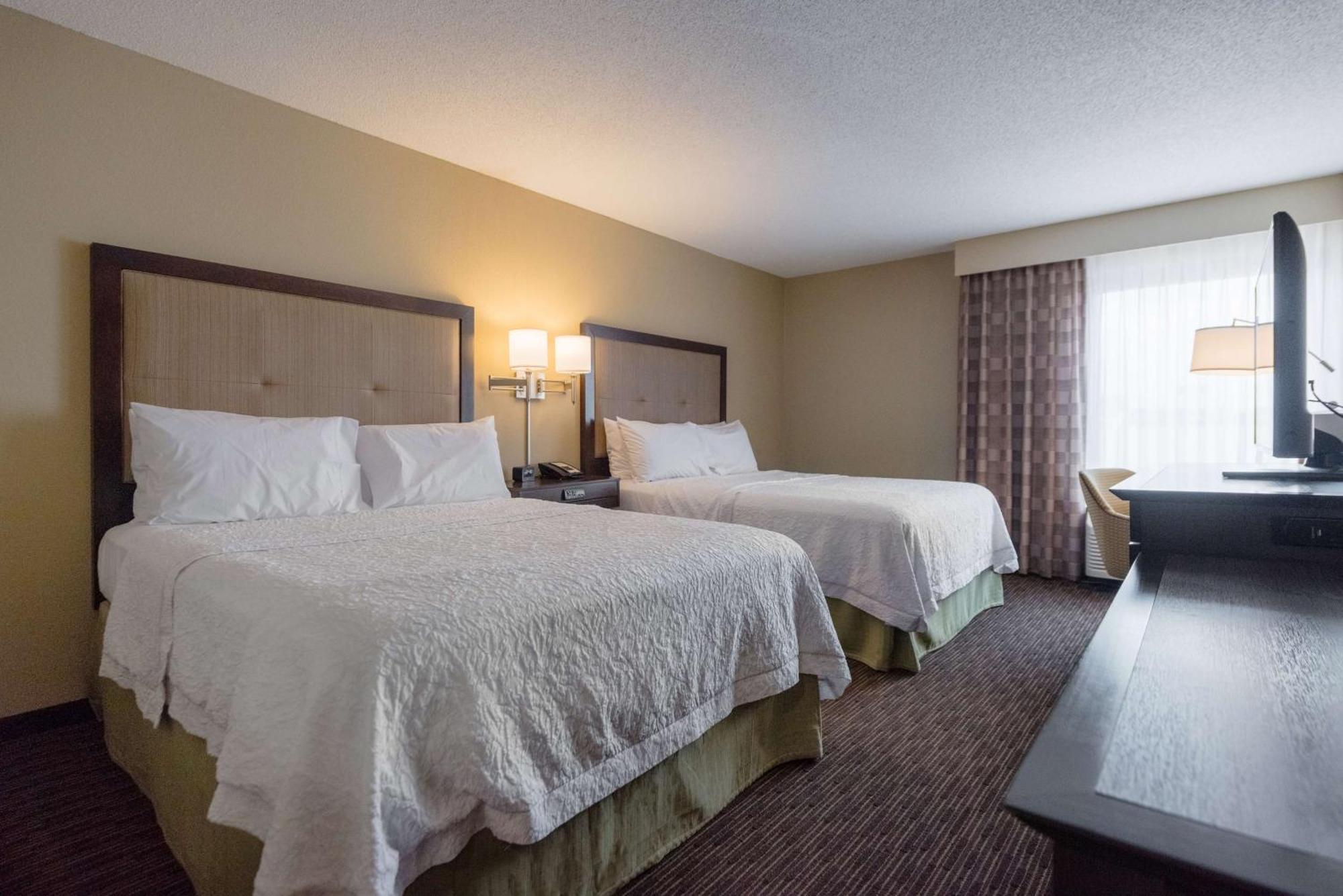 Hampton Inn Meridian Bagian luar foto
