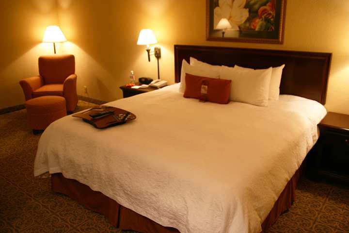 Hampton Inn Meridian Bagian luar foto